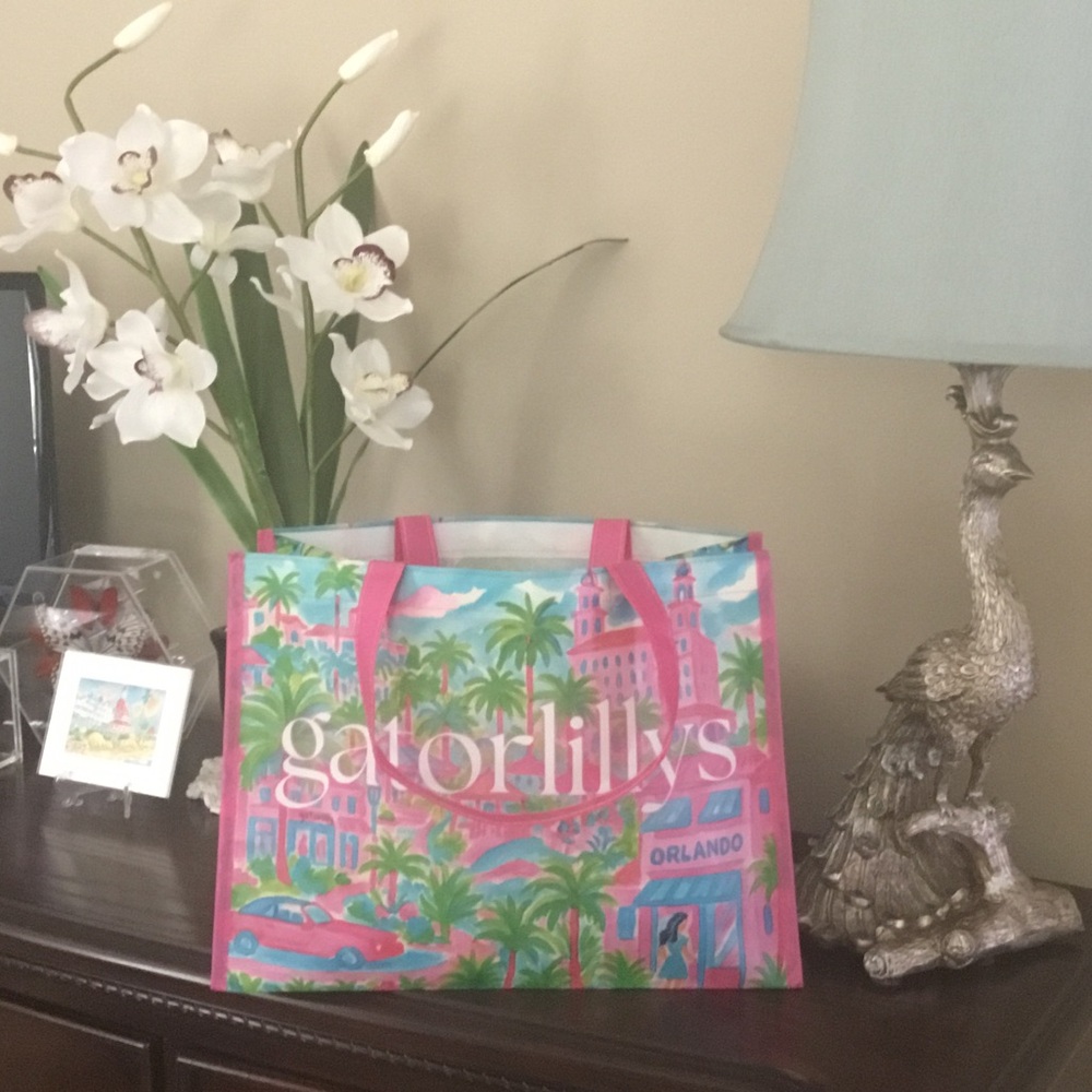 Garorlilly’s-NWOT-Vibrant Pink Multi Tropical Palm-Print Reusable Tote
